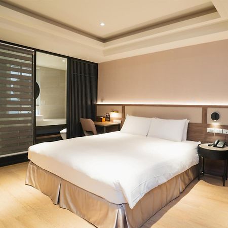 Royal Rose Hotel Zhongshan Тайпей Екстериор снимка