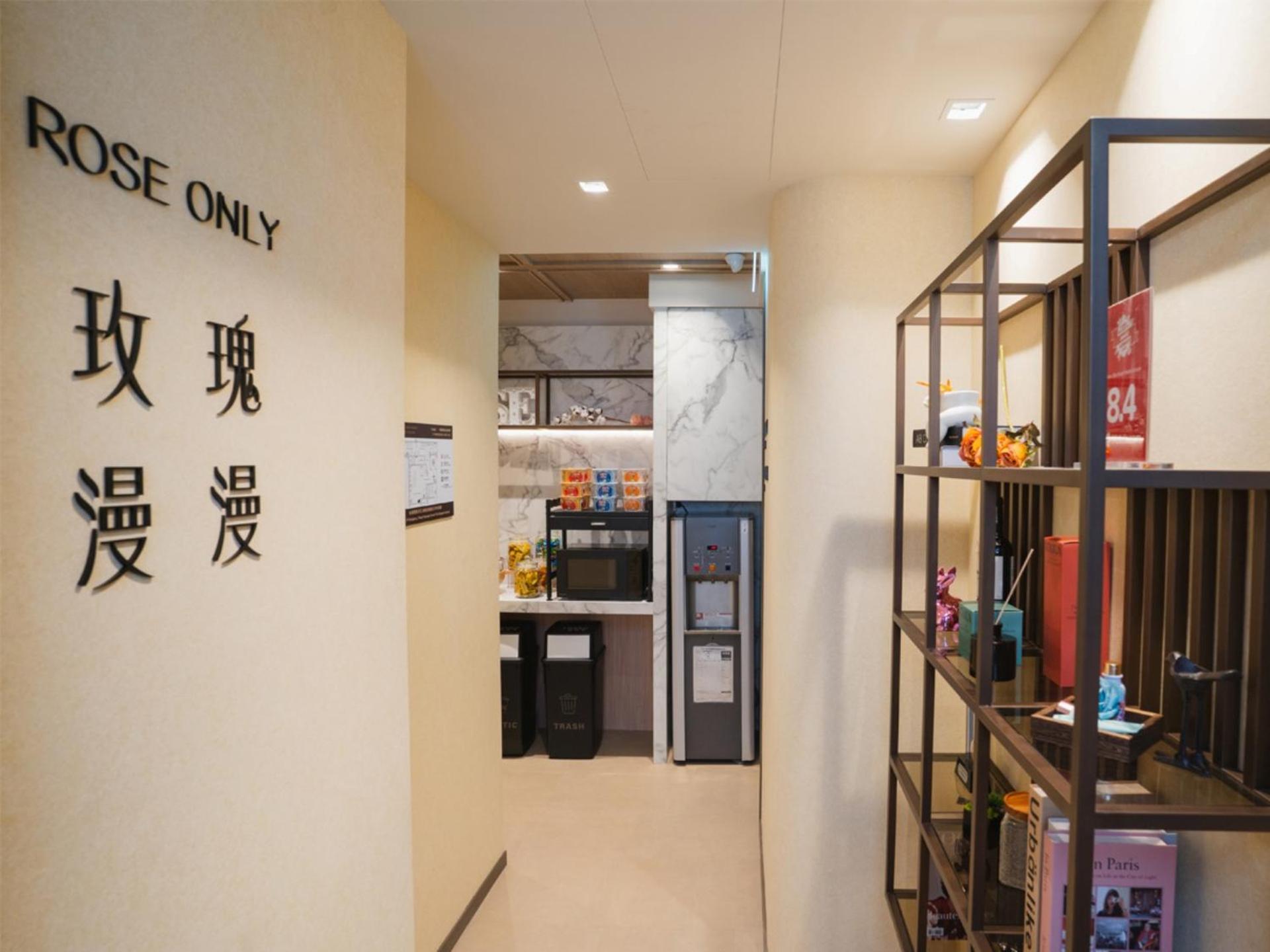 Royal Rose Hotel Zhongshan Тайпей Екстериор снимка